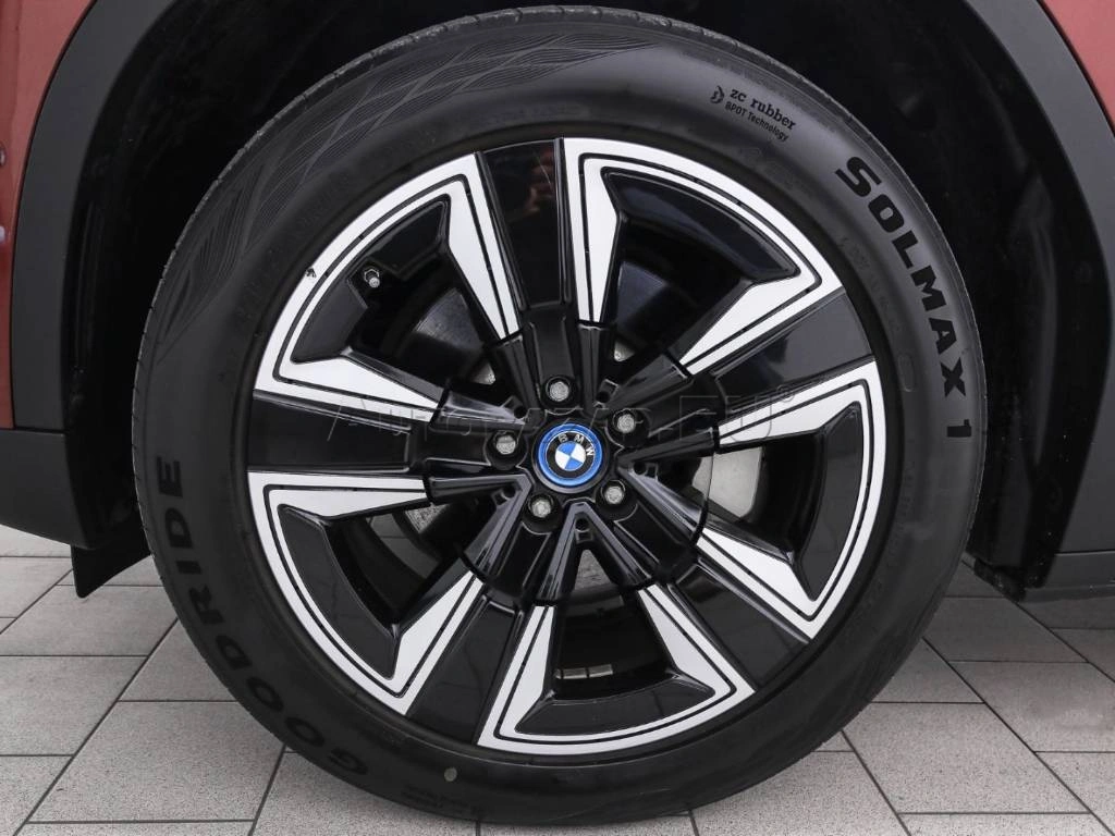 BMW iX3 A/T