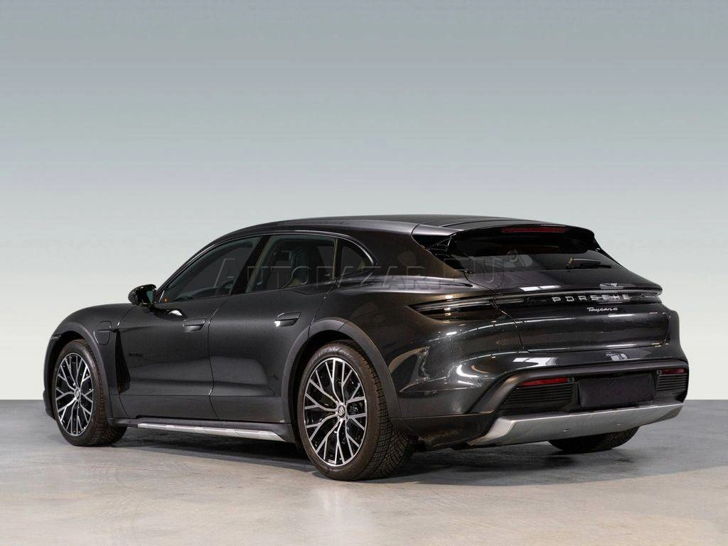 Porsche Taycan Cross Turismo 4