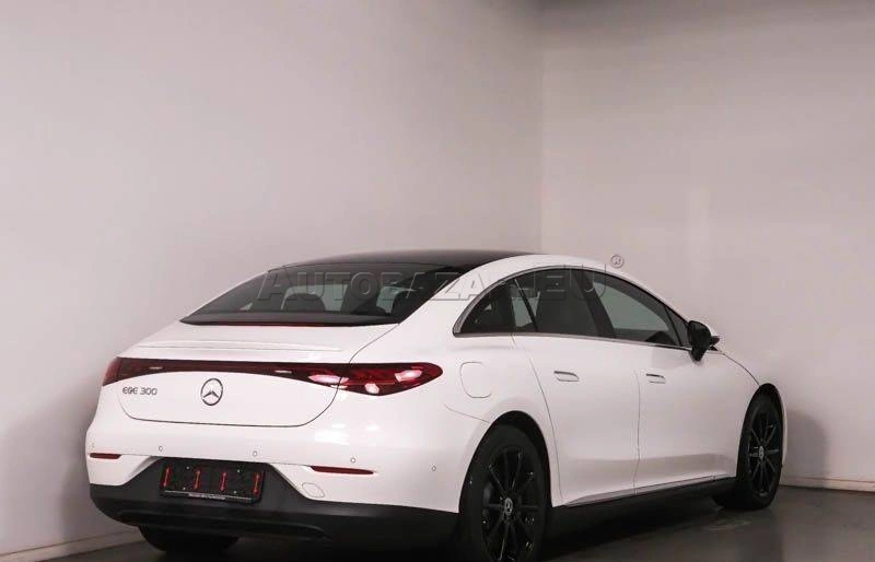 Mercedes-Benz EQE 300