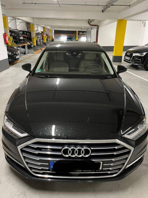 Audi A8 Long 55 3.0 TFSI V6 quattro tiptronic.