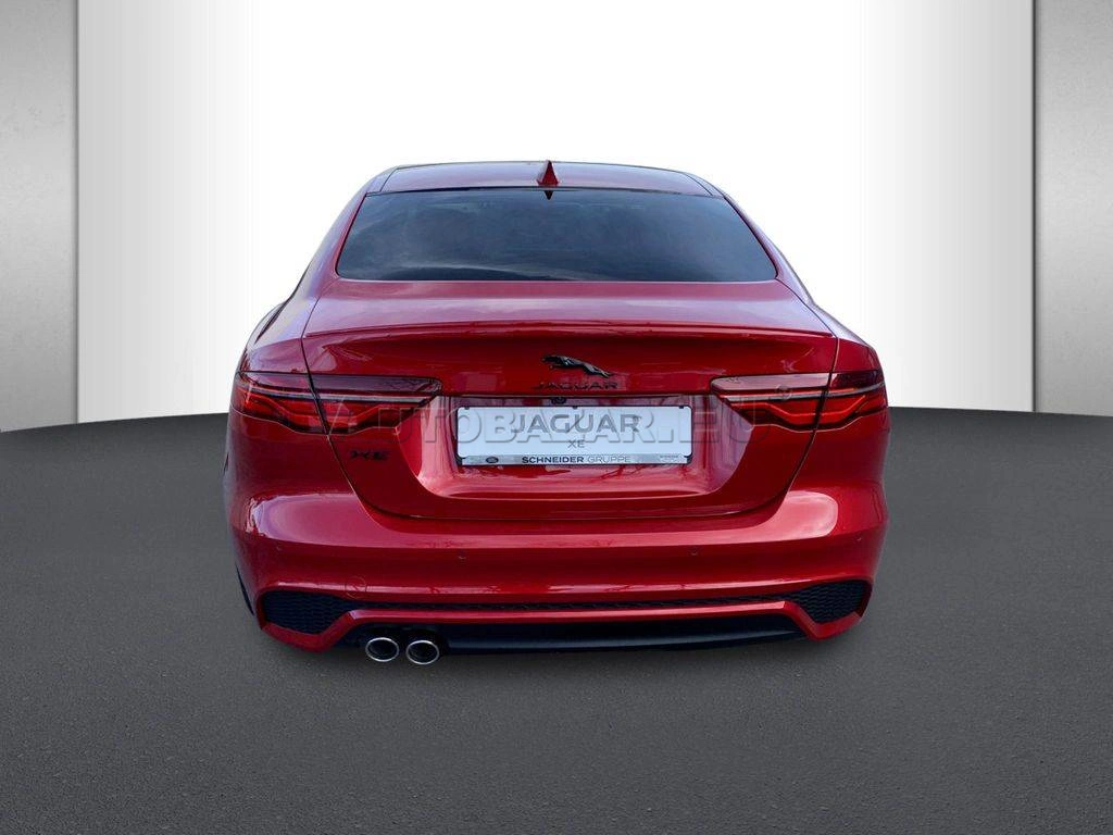 Jaguar XE D200 AWD R-Dynamic BLACK