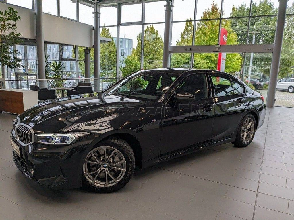 BMW Rad 3 330i A/T