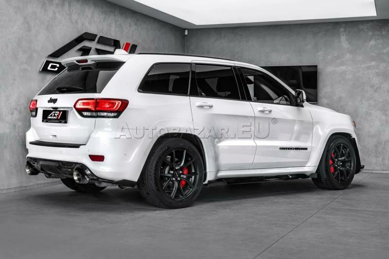 Jeep Grand Cherokee SRT 8
