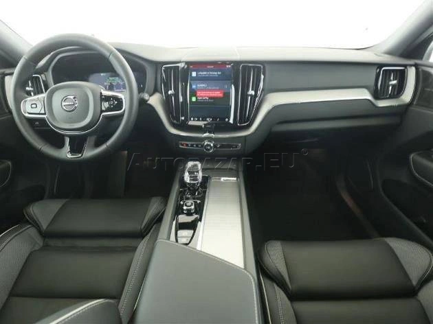 Volvo XC60 B4 Plus Dark