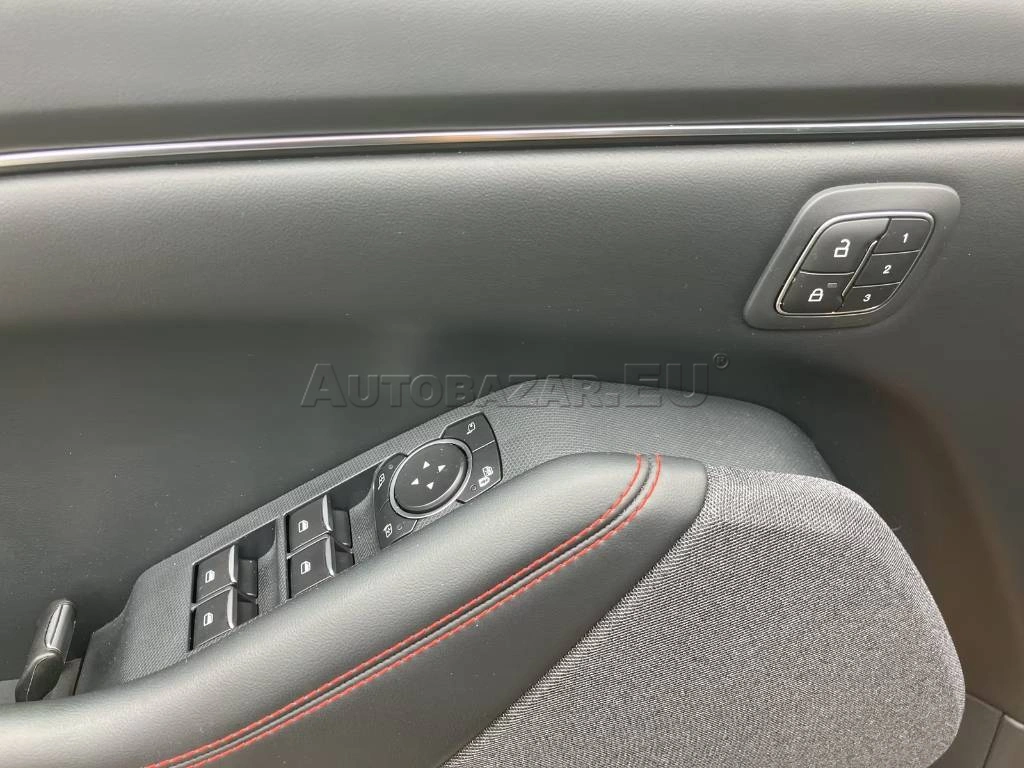 Ford Mustang Mach-E 2024 na predaj – fotografia 22
