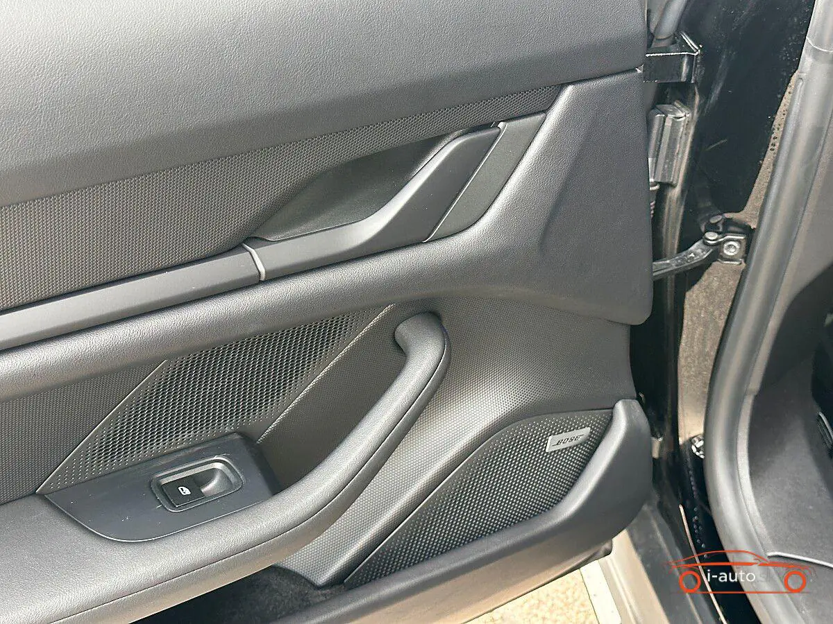 Porsche Taycan 2023 na predaj – fotografia 13