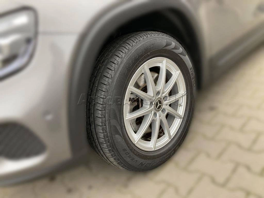 Mercedes-Benz GLB 200d A/T