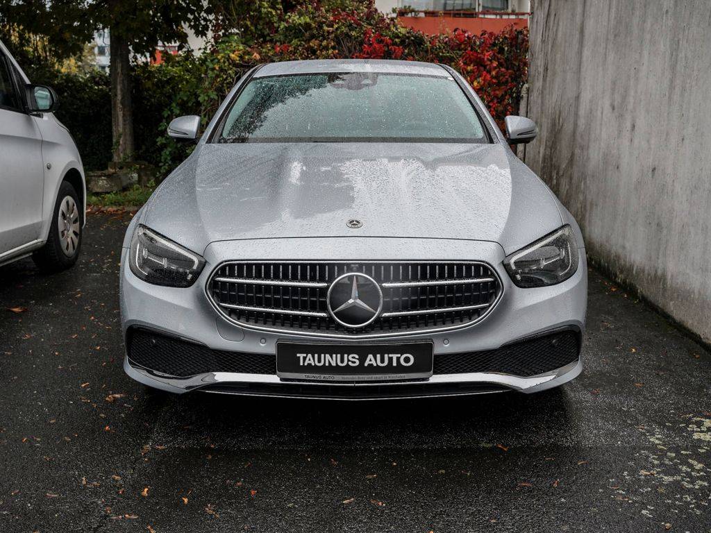 Mercedes-Benz E trieda Sedan 220 d mHEV 4MATIC A/T