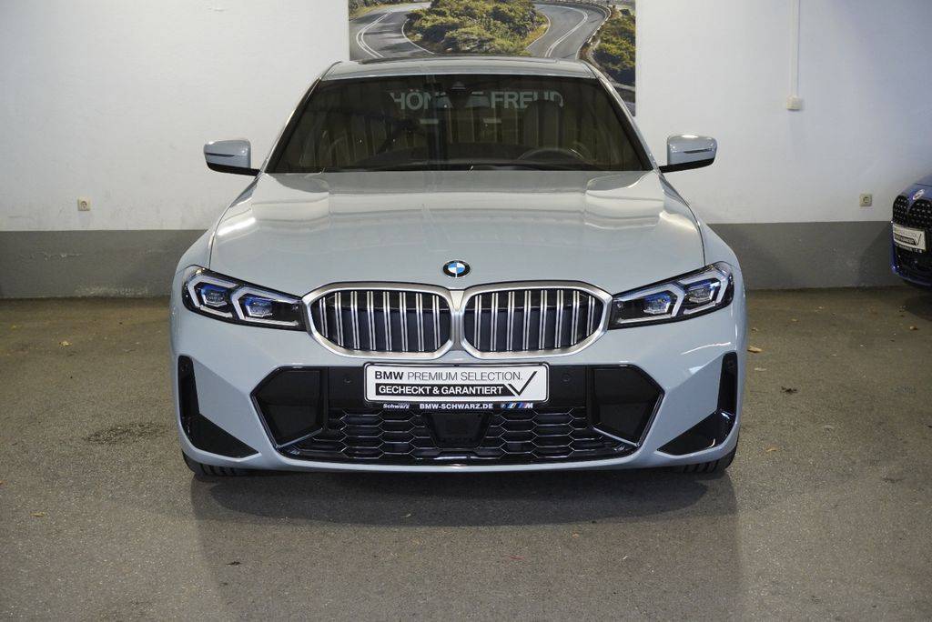 BMW Rad 3 330i xDtrive A/T