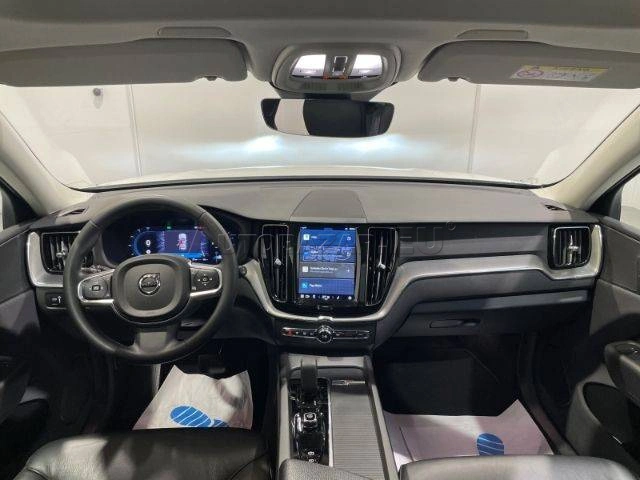 Volvo XC60 B4 Momentum A/T