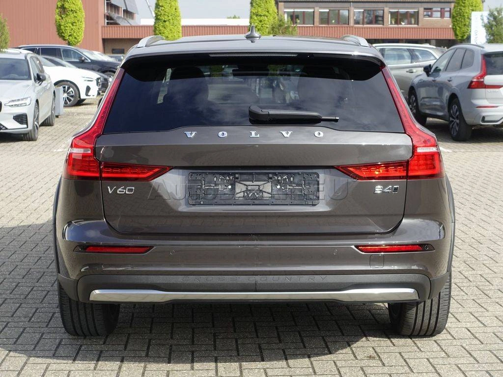 Volvo V60 Cross Country Plus B4 AWD