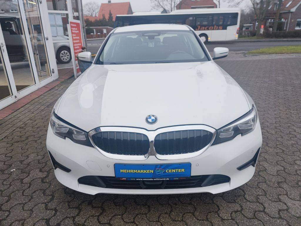 BMW Rad 3 320i xDrive A/T
