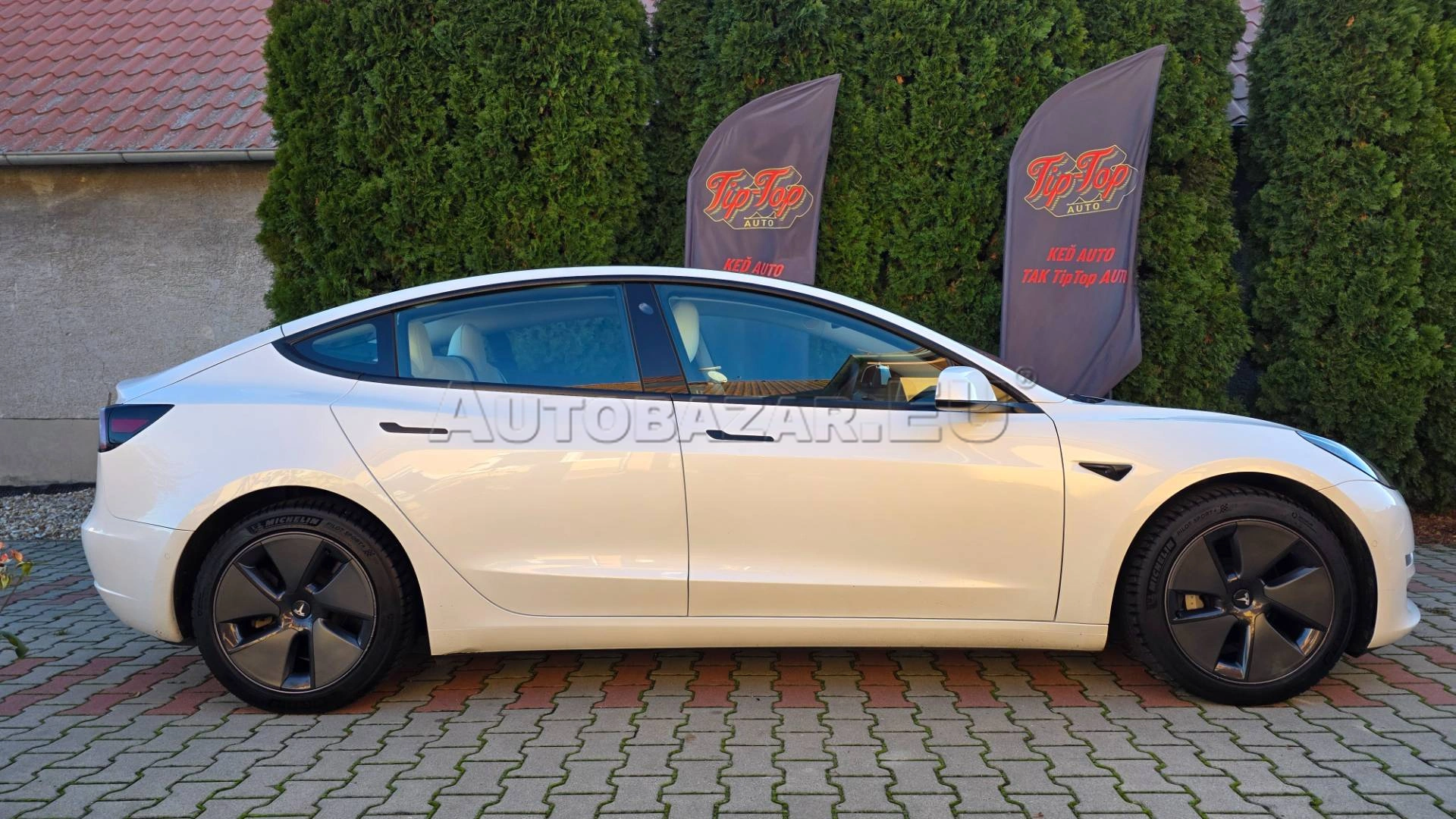 Tesla Model 3 Biely int. Long Range SoH 92,5