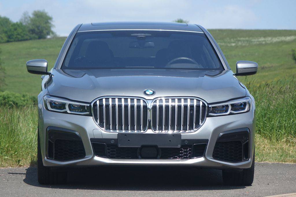 BMW Rad 7 750i xDrive A/T