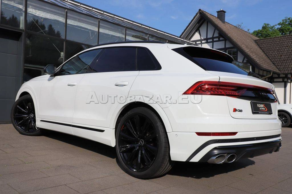Audi Q8 SQ8 TFSI mHEV quattro tiptronic