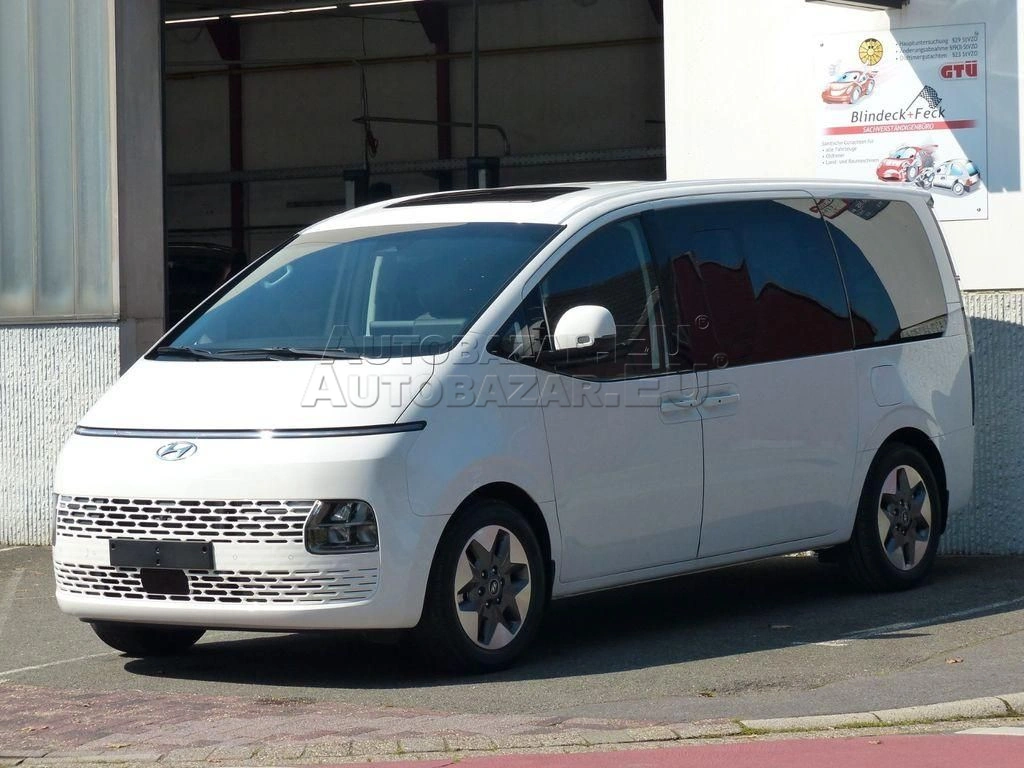 Hyundai Staria 2.2 CRDi 4x4 A/T