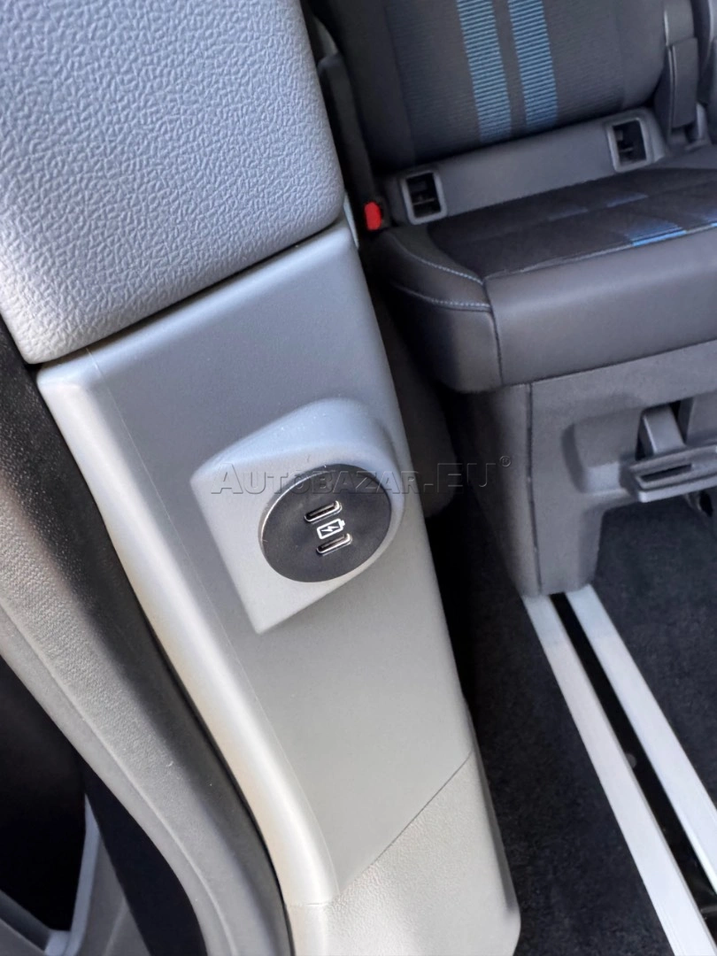 Ford Tourneo Custom 2025 na predaj – fotografia 18