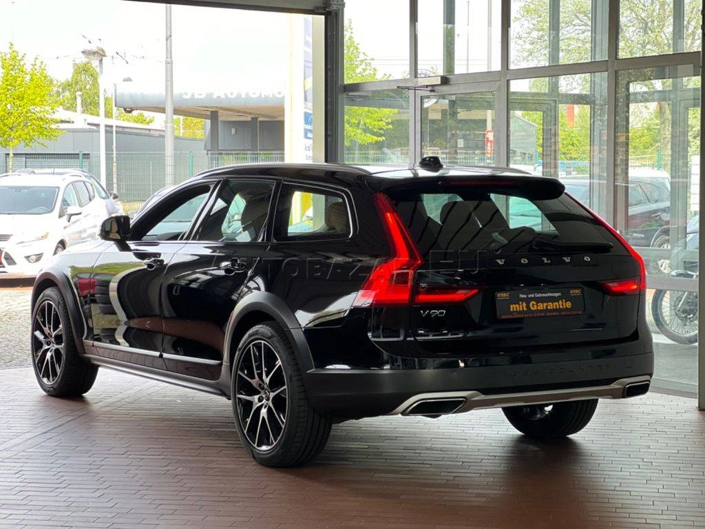 Volvo V90 CC D4 2.0L Cross Country Pro AWD A/T