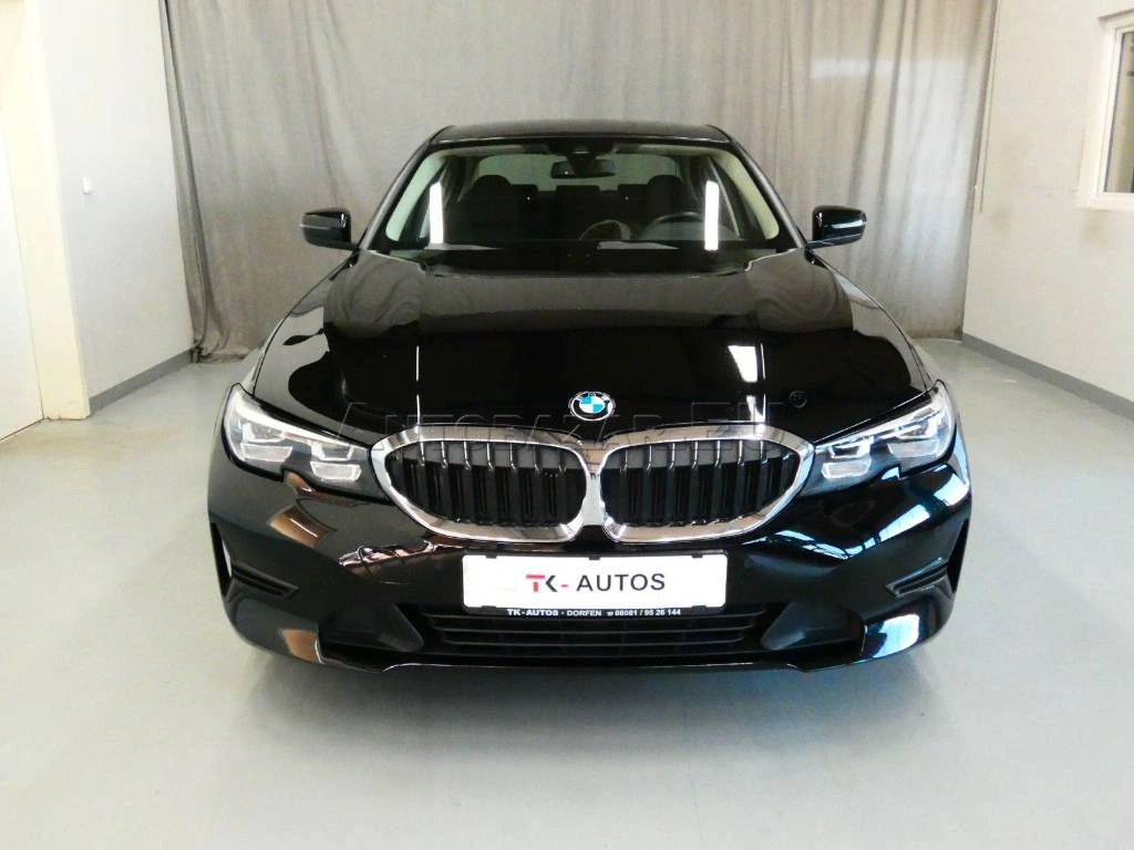 BMW Rad 3 320d xDrive A/T