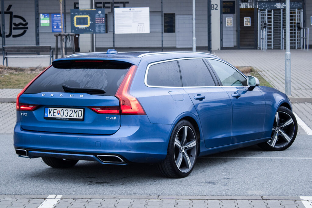 Volvo V90
