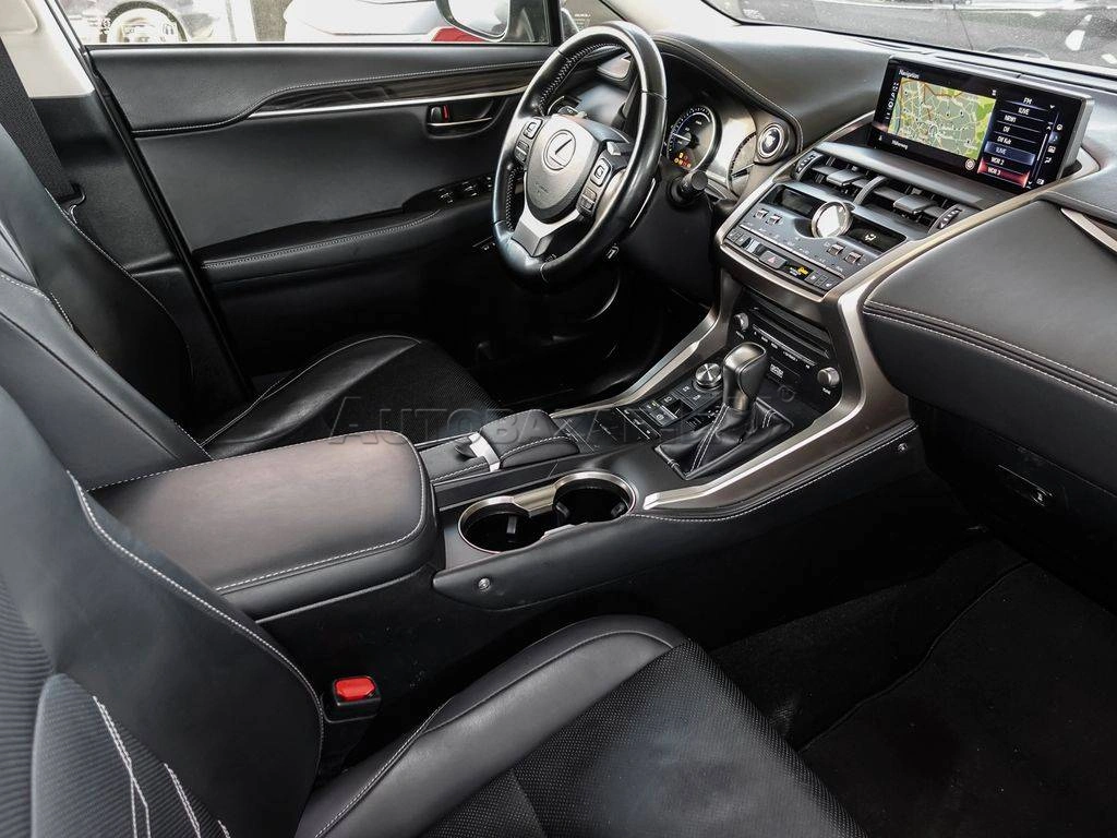 Lexus NX 300 h E-Four Luxury Line