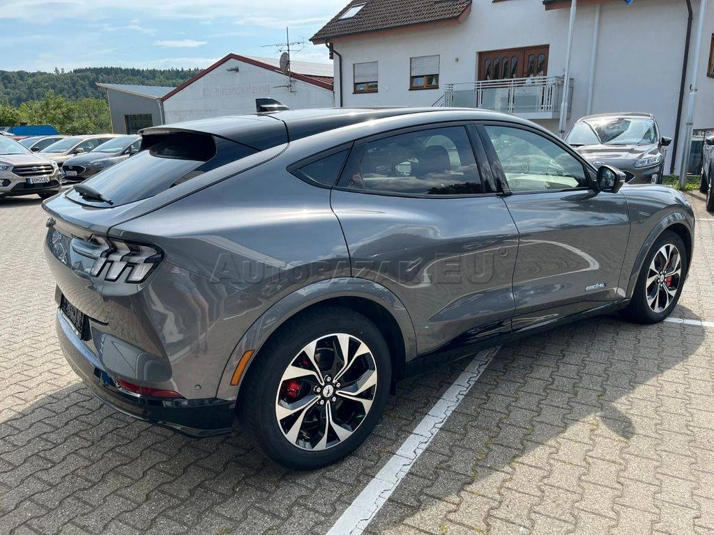 Ford Mustang Mach-E AWD