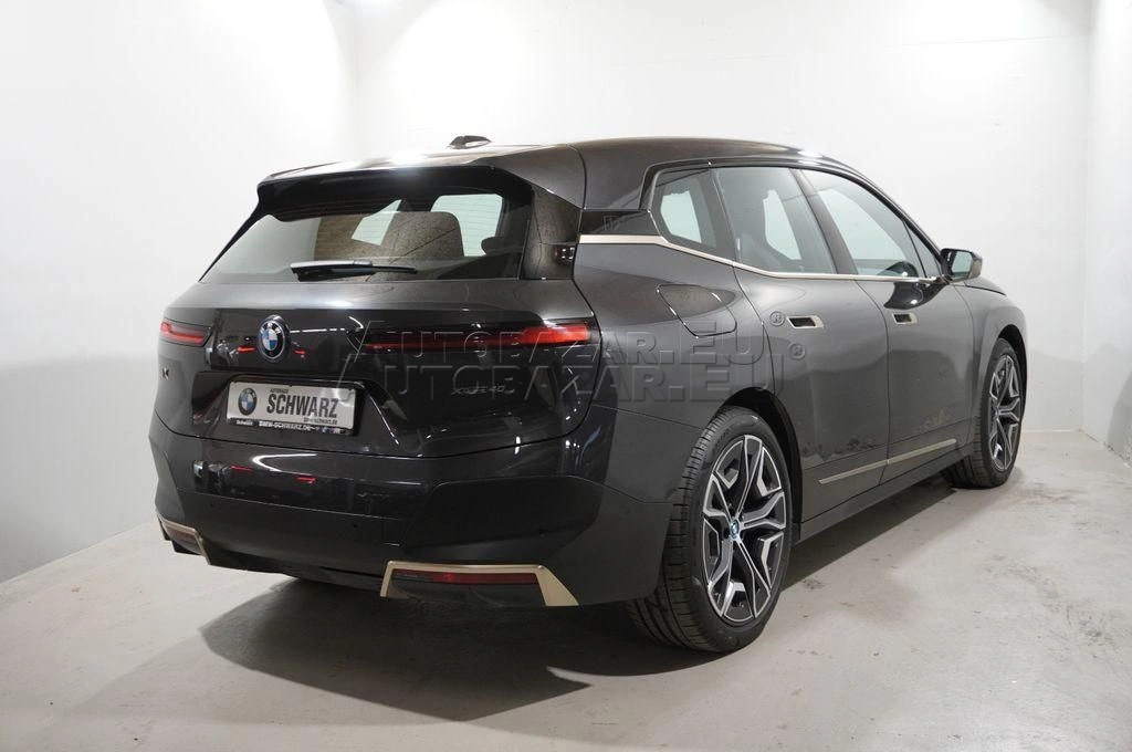 BMW iX XDrive40