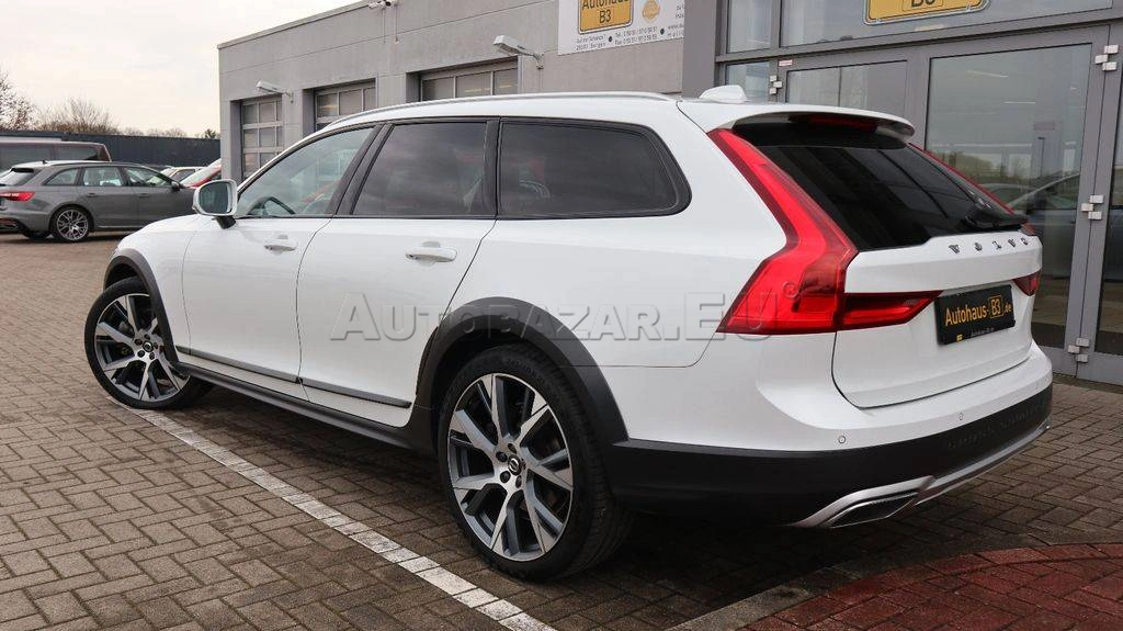 Volvo V90 CC D5 2.0L Cross Country Pro AWD A/T