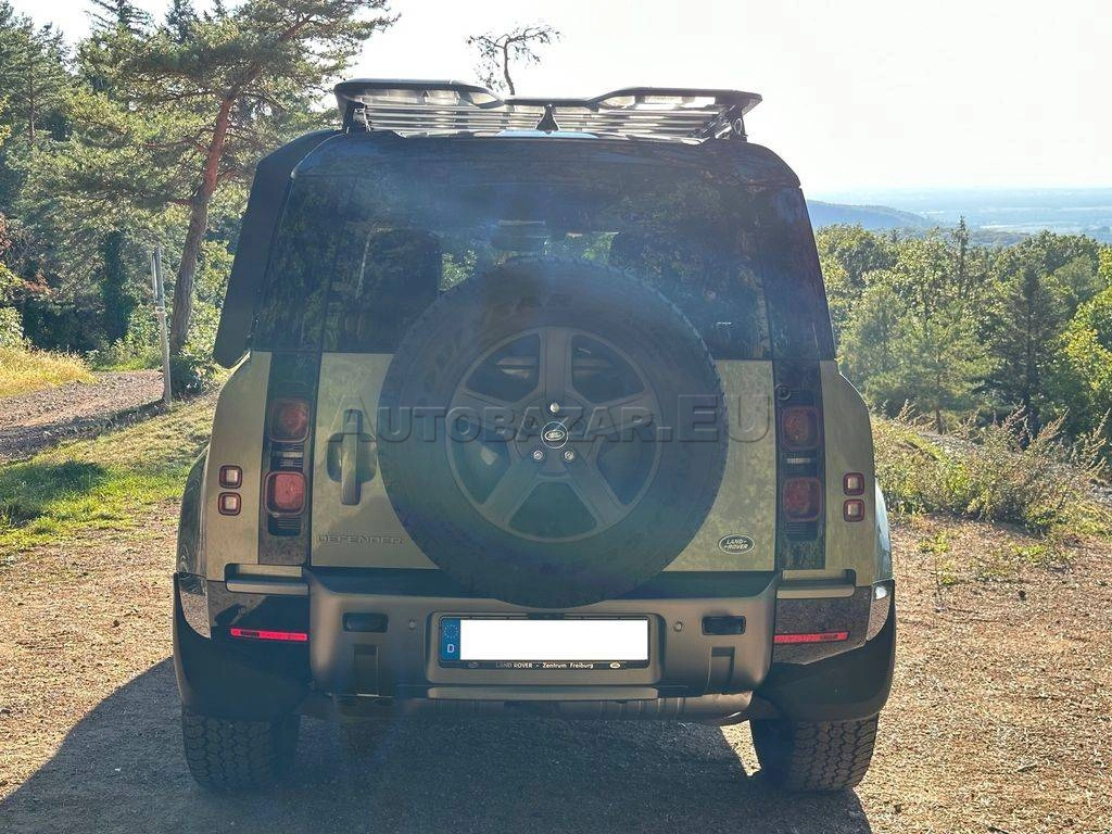 Land Rover Defender 110 3.0D I6 D250 MHEV X-Dynamic S A/T AWD