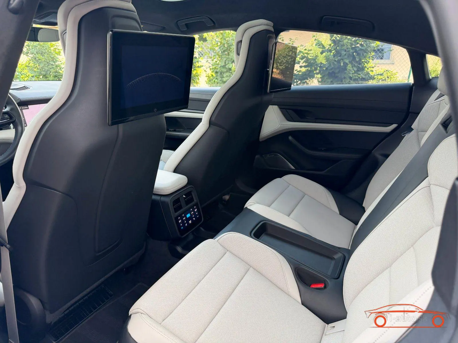 Porsche Taycan 2023 na predaj – fotografia 24