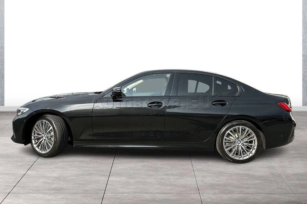 BMW Rad 3 330i A/T