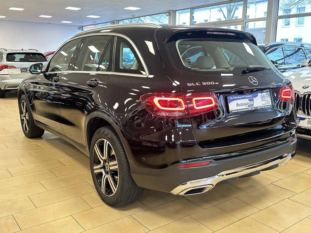 Mercedes-Benz GLC SUV 300 e 4Matic
