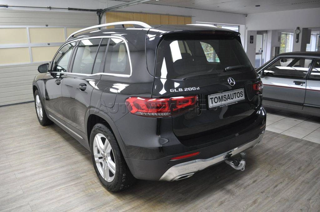 Mercedes-Benz GLB 200d A/T