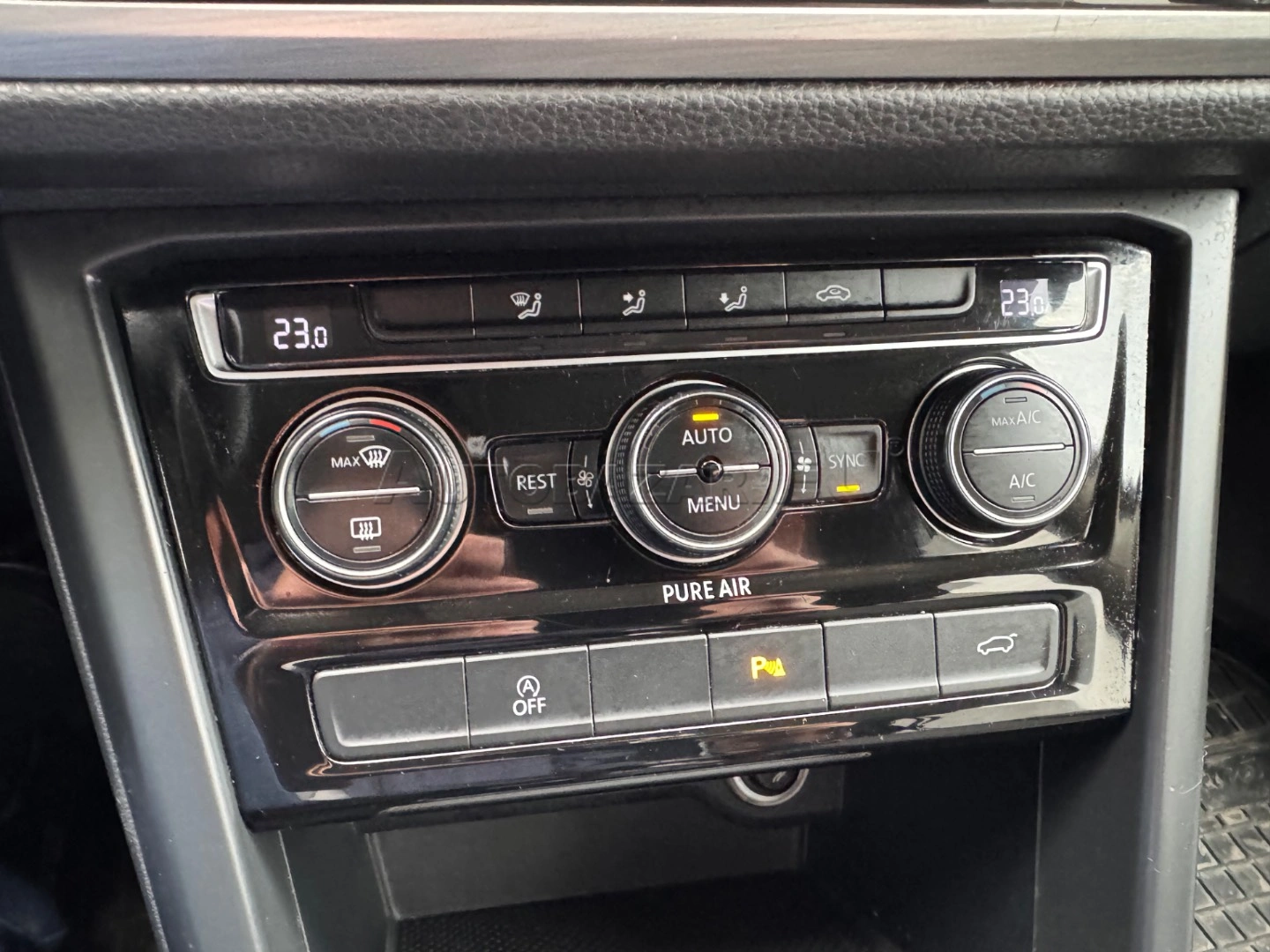 Volkswagen Touran 2015 na predaj – fotografia 32