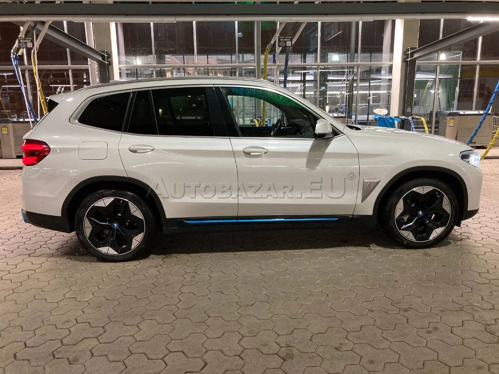 BMW iX3 A/T