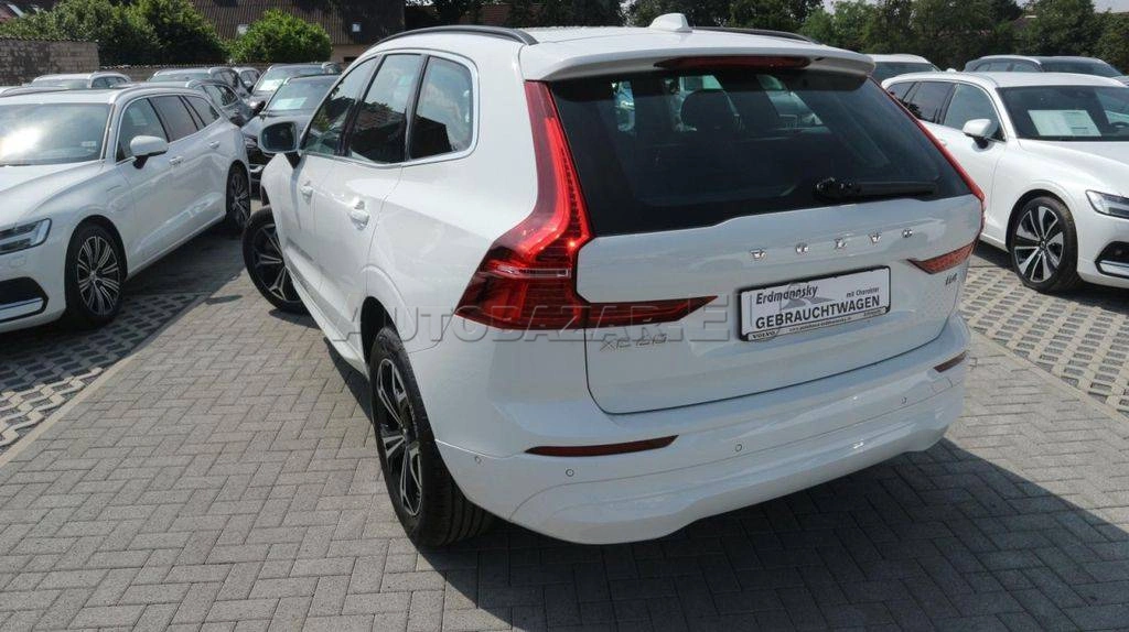 Volvo XC60 B4 Momentum Pro A/T