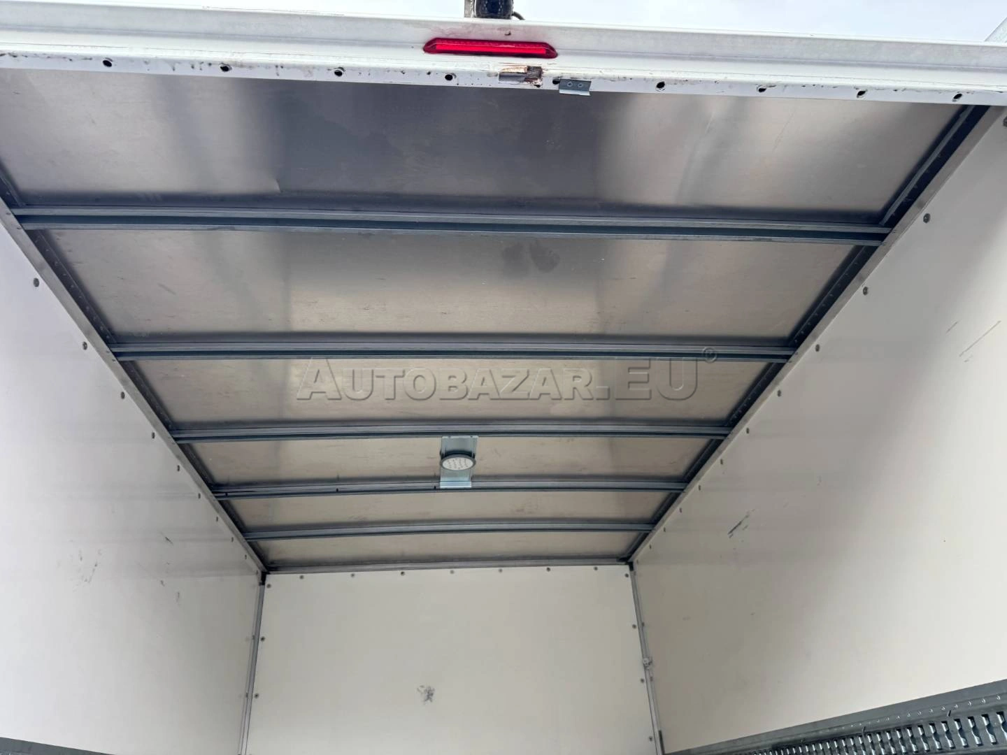 Iveco Daily 35S14V 2,3 D30V 3520mm H2 2022 na predaj – fotografia 35