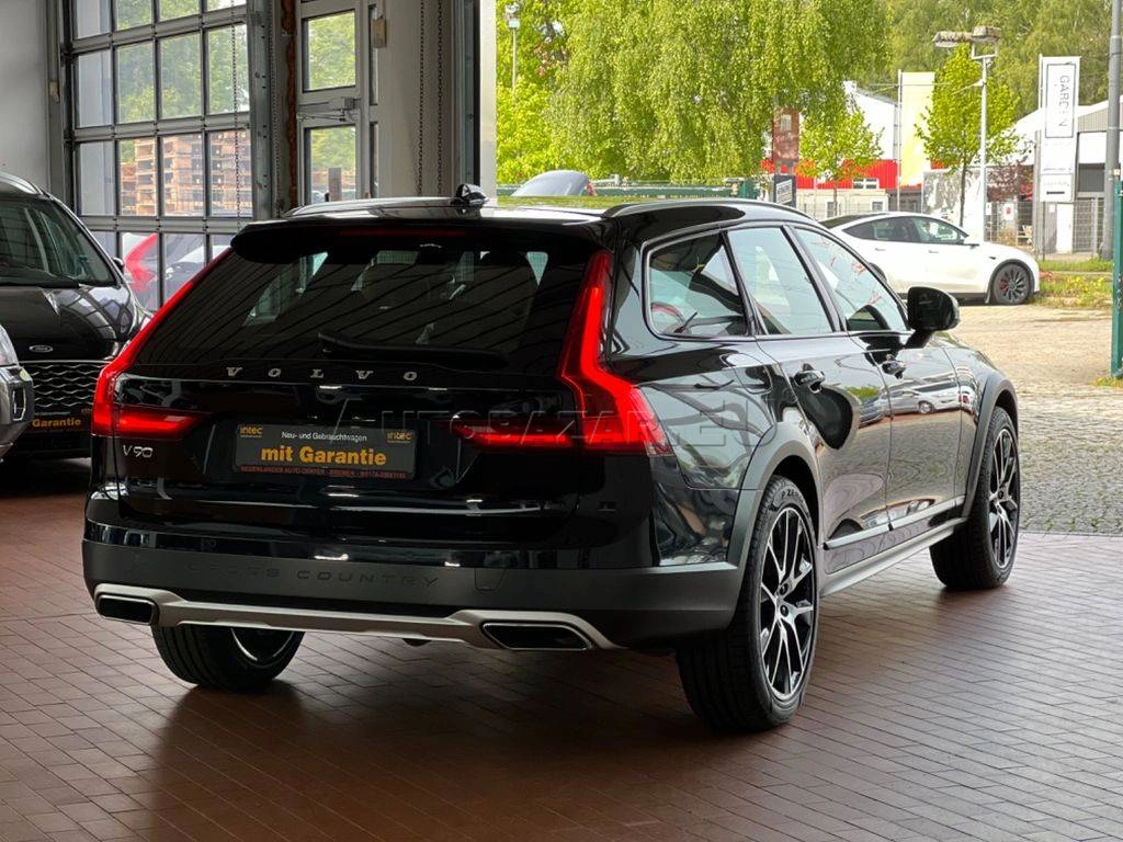 Volvo V90 CC D4 2.0L Cross Country Pro AWD A/T