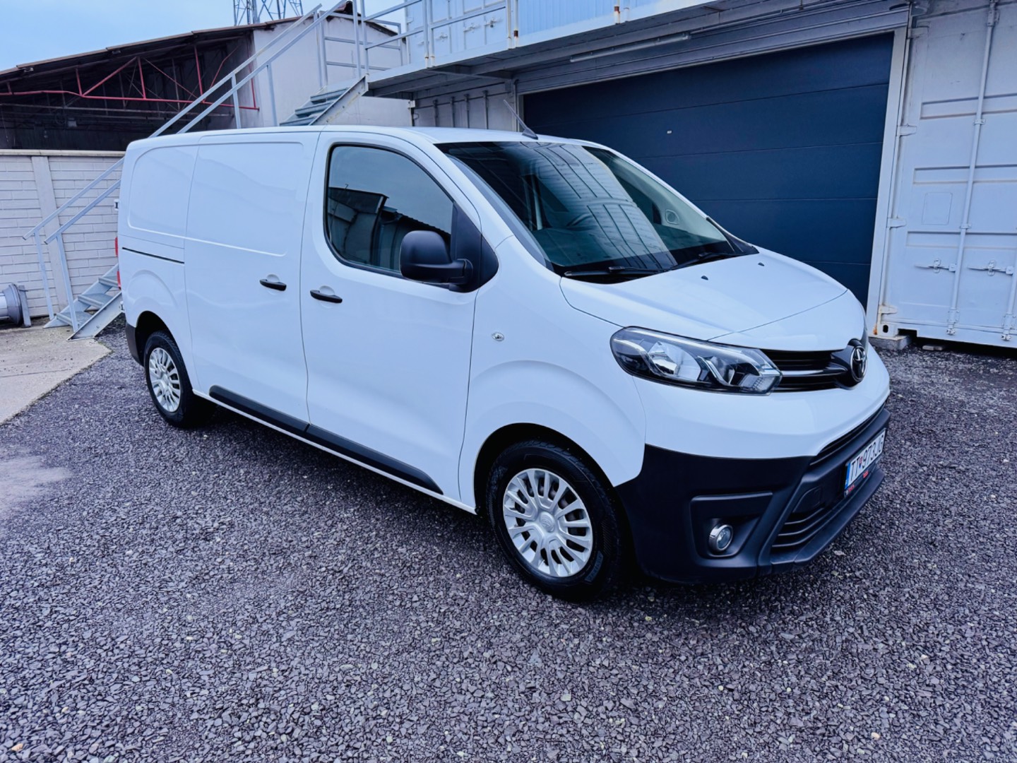 Toyota Proace 2.0 D-4D 140 Active L1 Extra