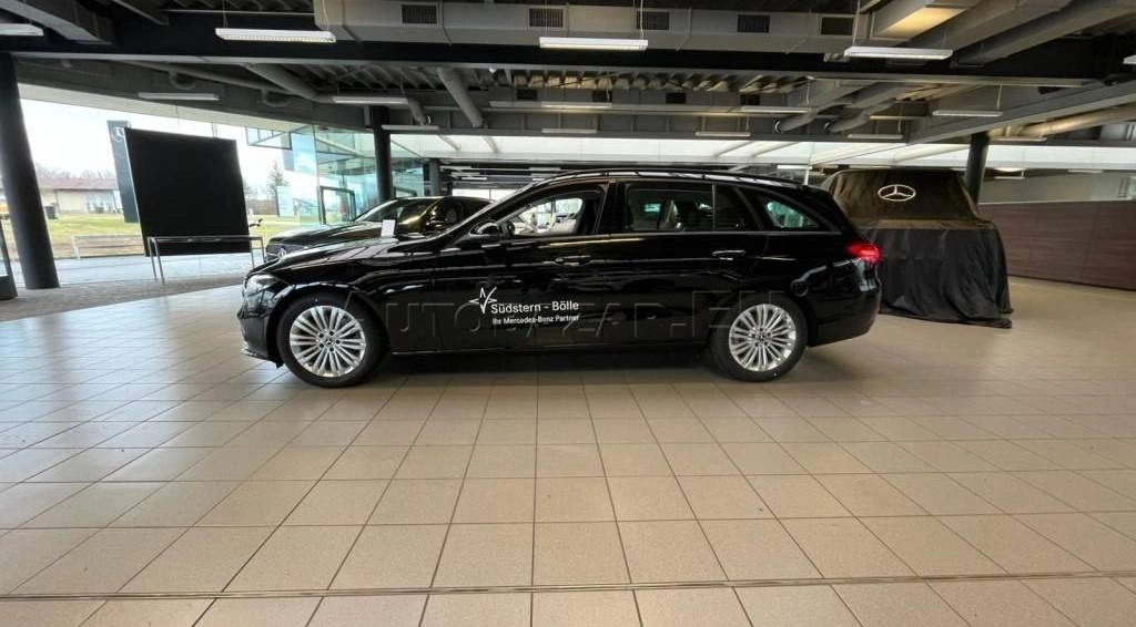 Mercedes-Benz C trieda Kombi Mercedes Benz  220 d 4M
