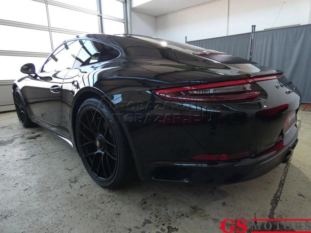 Porsche 911 Carrera 4 GTS 4x4