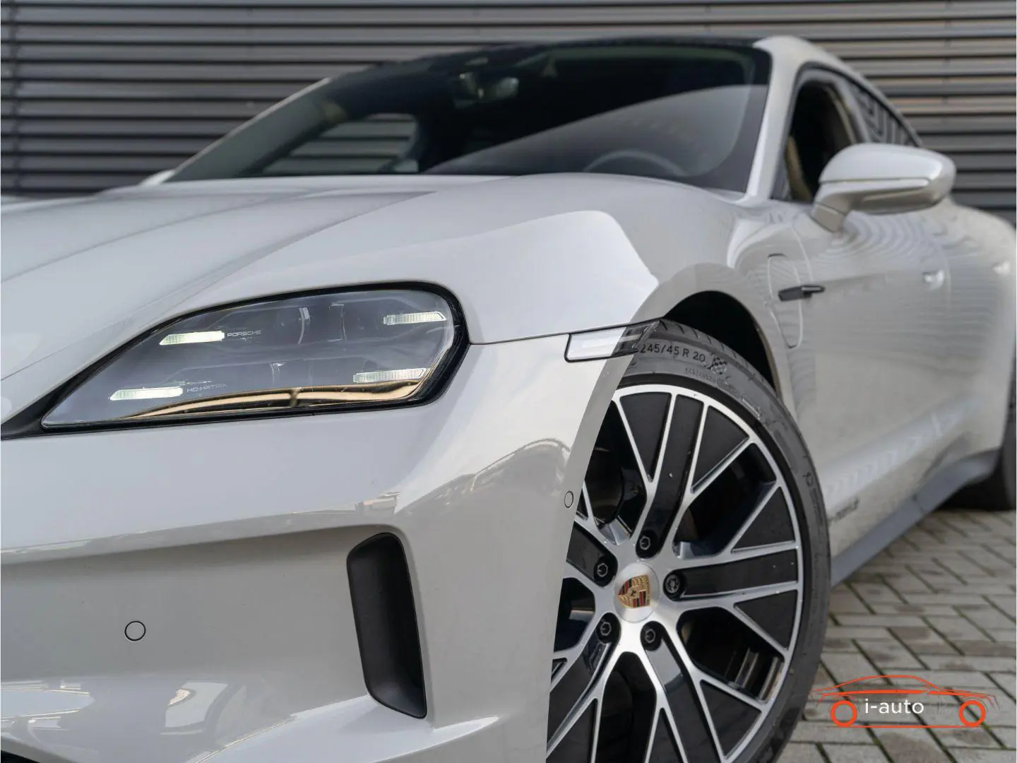 Porsche Taycan 2025 na predaj – fotografia 2