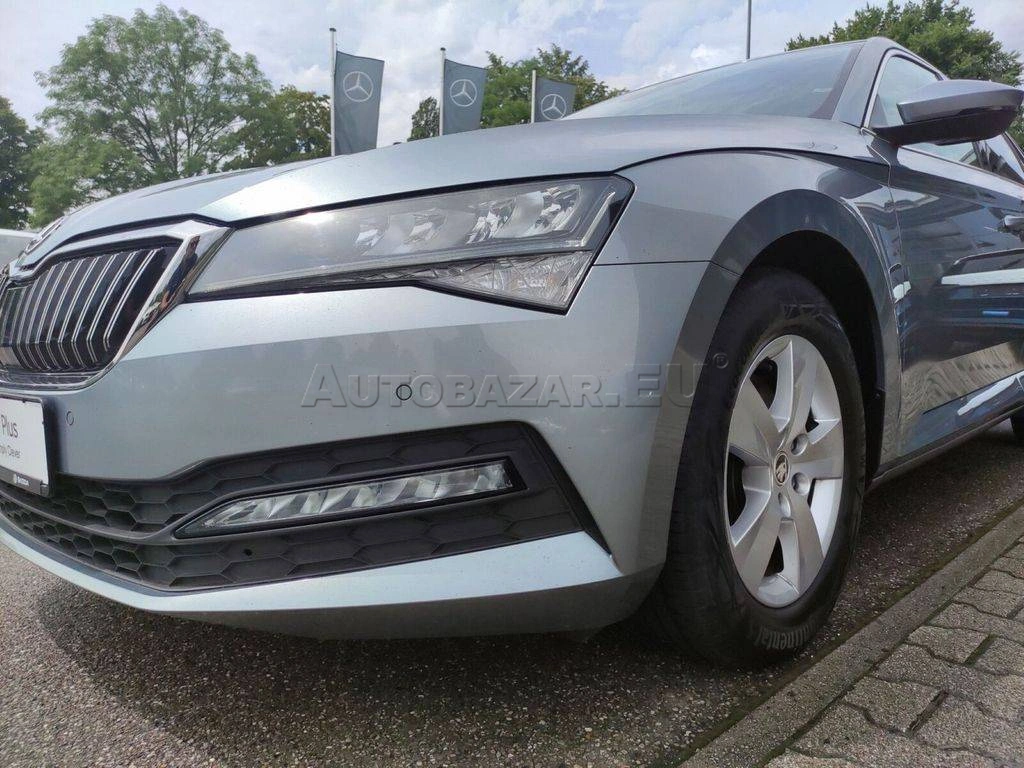 Škoda Superb Combi 2.0 TDI SCR Ambition DSG