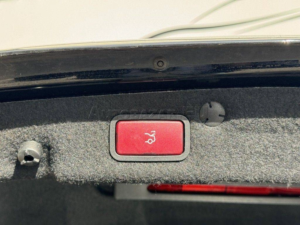 Mercedes-Benz C trieda Sedan 300 A/T