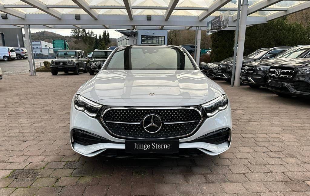 Mercedes-Benz E trieda Sedan Mercedes Benz  220 d AMG A/T