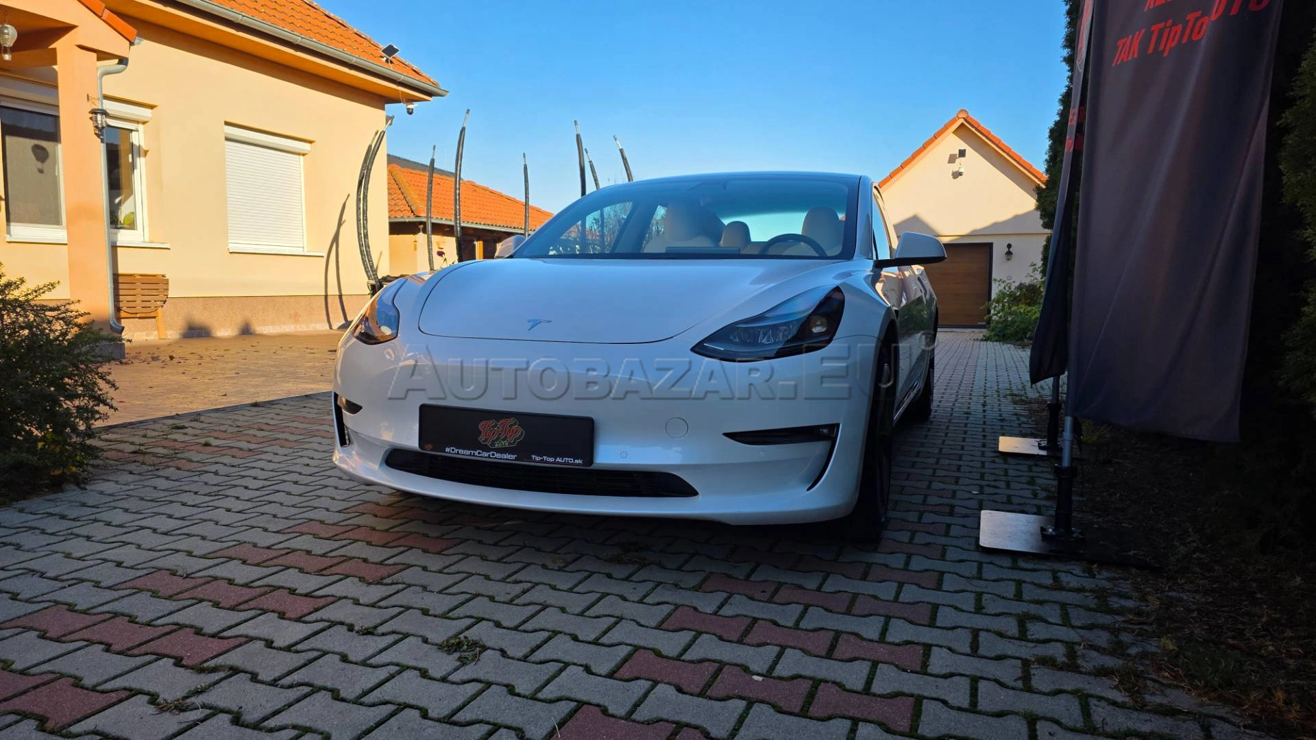 Tesla Model 3 Biely int. Long Range SoH 92,5