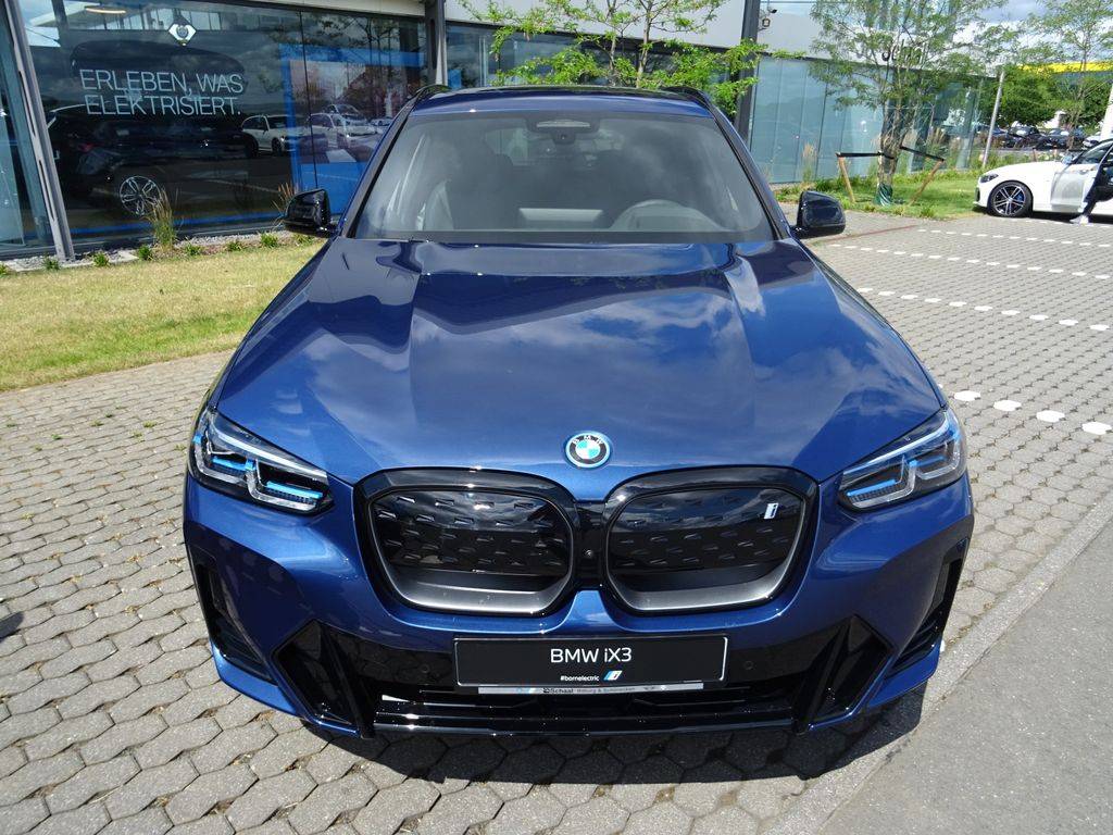 BMW iX3 A/T