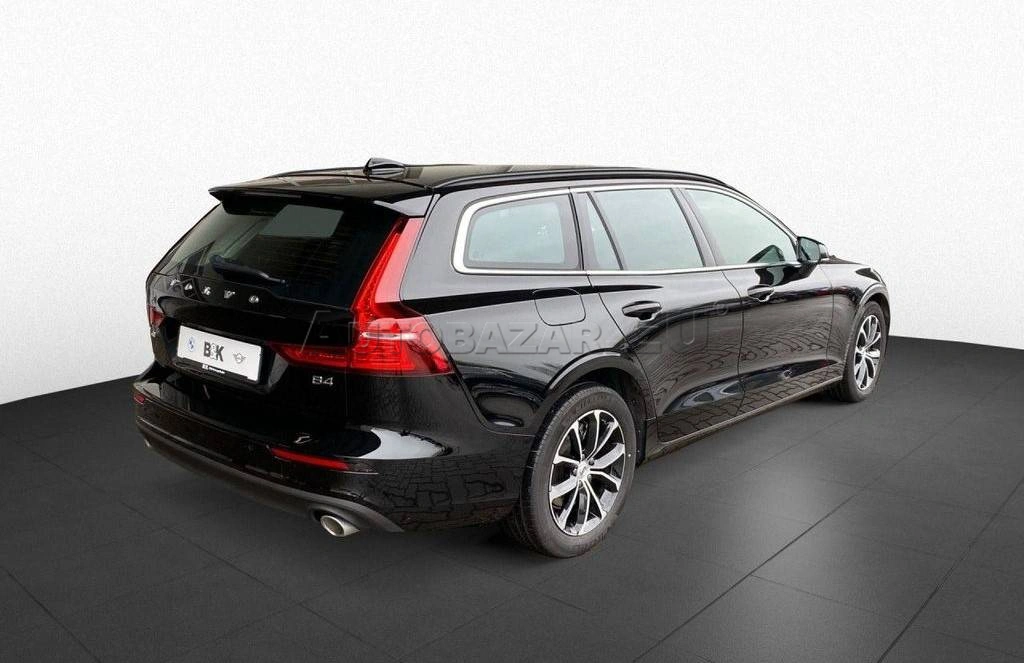 Volvo V60 B4 Momentum Pro A/T