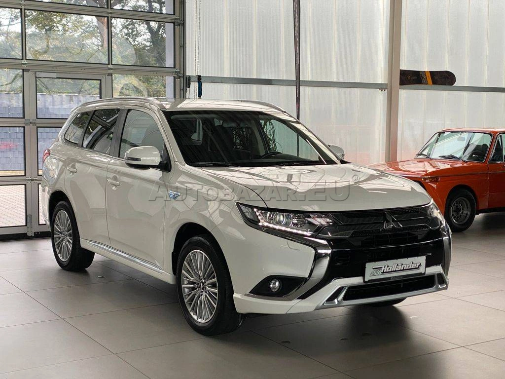 Mitsubishi Outlander PHEV Basis 4WD A/T