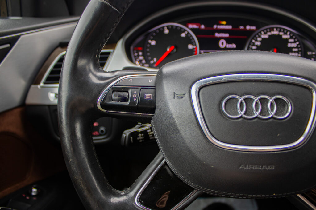 Audi A8 2011 na predaj – fotografia 19